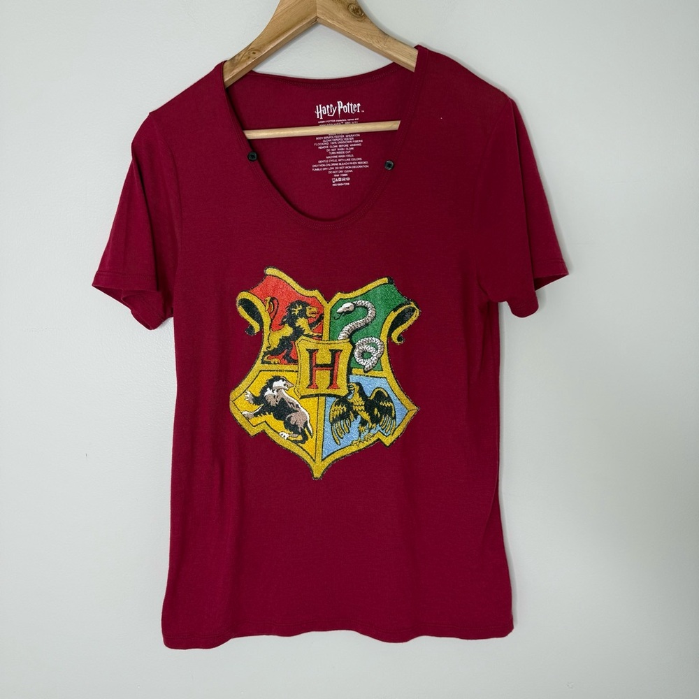 Harry Potter Women’s Medium Maroon Beaded T-Shirt with Hogwarts Crest